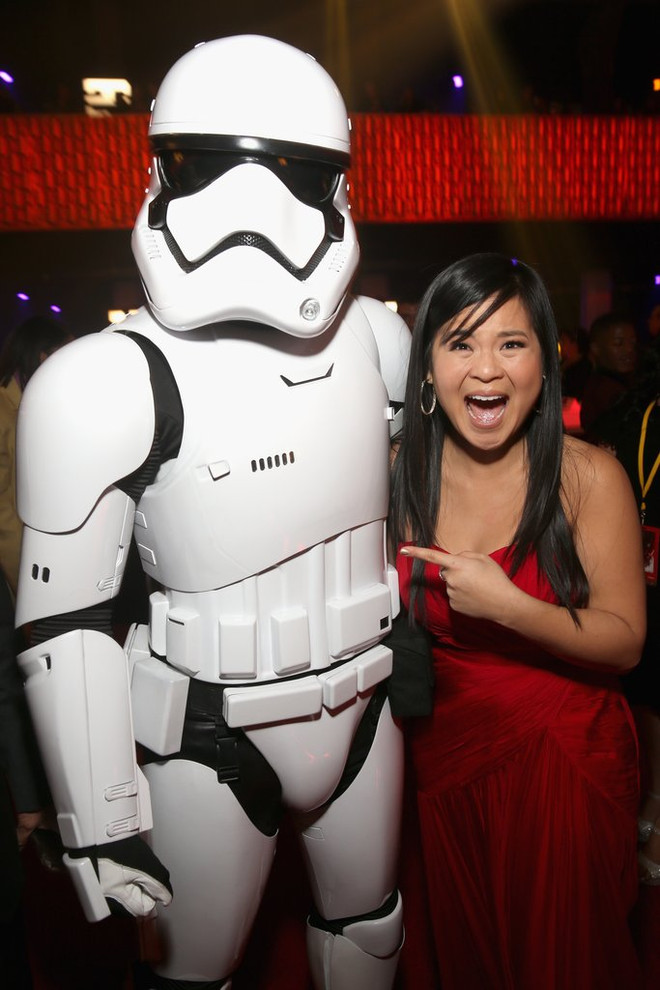 Kelly Marie Tran chọn êkíp Việt để 'gửi vàng' tại lễ ra mắt Star Wars ảnh 5