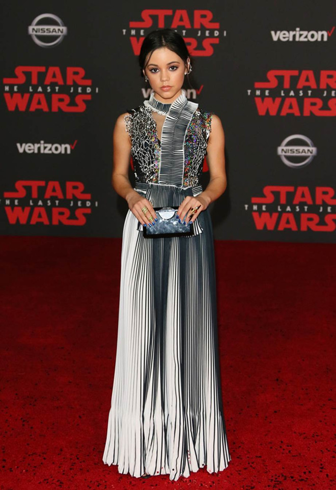 Kelly Marie Tran chọn êkíp Việt để 'gửi vàng' tại lễ ra mắt Star Wars ảnh 12