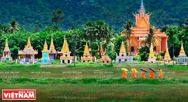 Chùa Sây Tà Som ở huyện Tịnh Biên, tỉnh An Giang Cuộc sống ấm no, bình yên và thắm tình người nơi biên giới An Giang ảnh 11