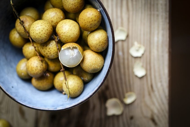 Làn da của bạn sẽ trở nên "xấu xí" nếu ăn liên tục những loại quả này ảnh 1