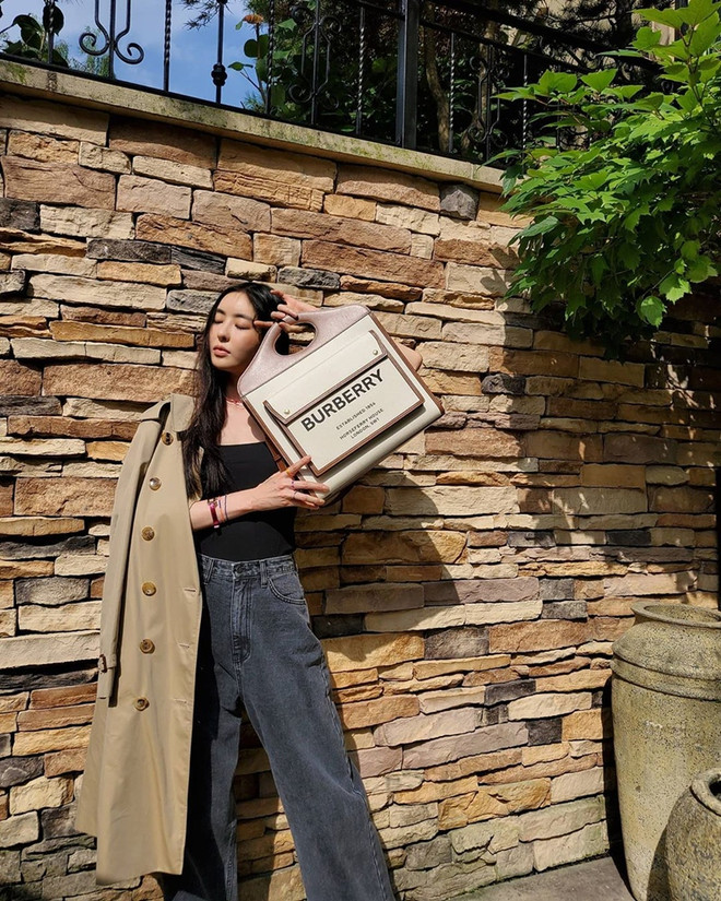Pocket Bag - tuyệt phẩm túi của Burberry "khuynh đảo" dàn sao thế giới ảnh 5