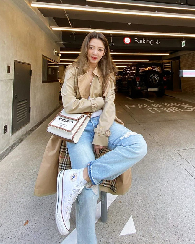 Pocket Bag - tuyệt phẩm túi của Burberry "khuynh đảo" dàn sao thế giới ảnh 4
