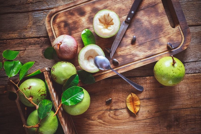 Làn da của bạn sẽ trở nên "xấu xí" nếu ăn liên tục những loại quả này ảnh 9