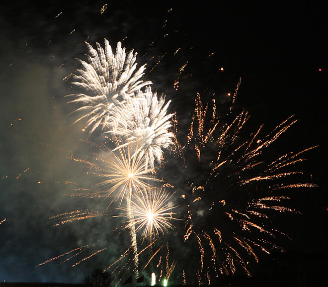 Sôi nổi hoạt động vui chơi chào đón năm mới 2016 tại TP. HCM ảnh 1