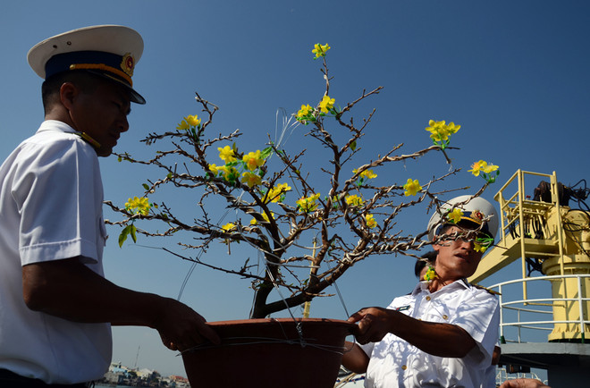 Những chuyến đi nghĩa tình mang Tết đến thềm lục địa phía Nam ảnh 1