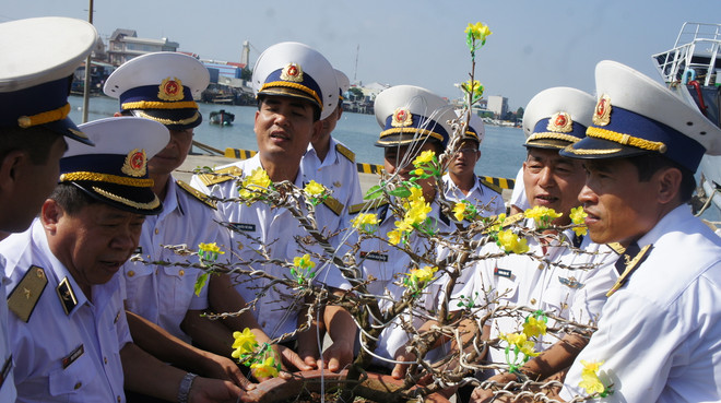 Những chuyến đi nghĩa tình mang Tết đến thềm lục địa phía Nam ảnh 3