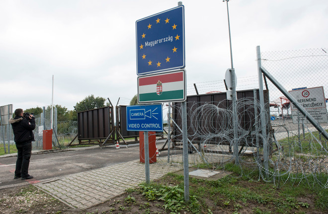 Vấn đề người di cư: Séc hỗ trợ Hungary bảo vệ biên giới chung ảnh 1