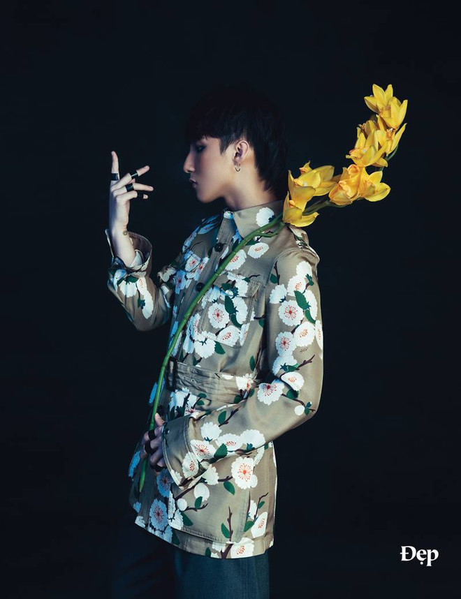 Ngắm Sơn Tùng M-TP ma mị trong “To the moon and back” ảnh 8