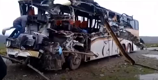 Xe chở đoàn thể thao Bolivia đâm vào hẻm núi, 11 người thiệt mạng ảnh 1