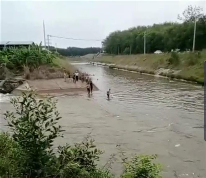 Bình Dương tìm thấy thi thể hai người tử vong dưới kênh nước ảnh 1