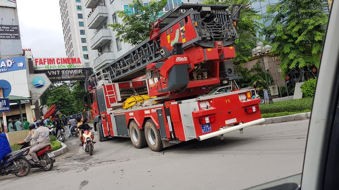Hà Nội: Một người đàn ông rơi từ tầng 6 xuống đất tử vong ảnh 2