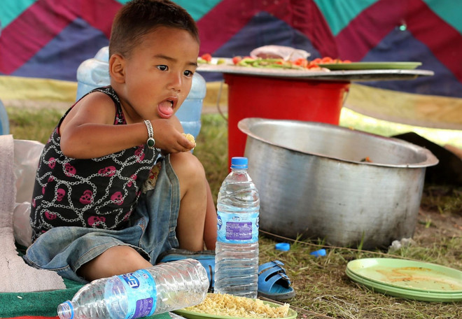 Tiêm vắcxin cho hơn 500.000 trẻ em tại Nepal sau động đất ảnh 1