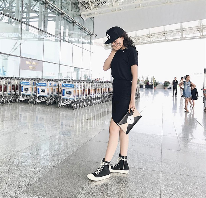 Hồ Ngọc Hà và loạt sao nổi bật trên phố với trang phục tỏa nắng ảnh 11