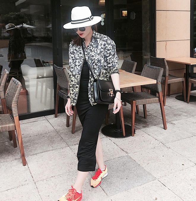 Mỹ nhân Việt trổ tài phối đồ với túi hiệu, khoe street style sành điệu ảnh 9