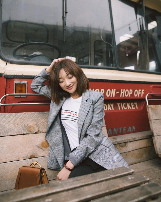 Tuyệt chiêu diện áo phông giúp phái đẹp cả tuần xinh tươi ảnh 2