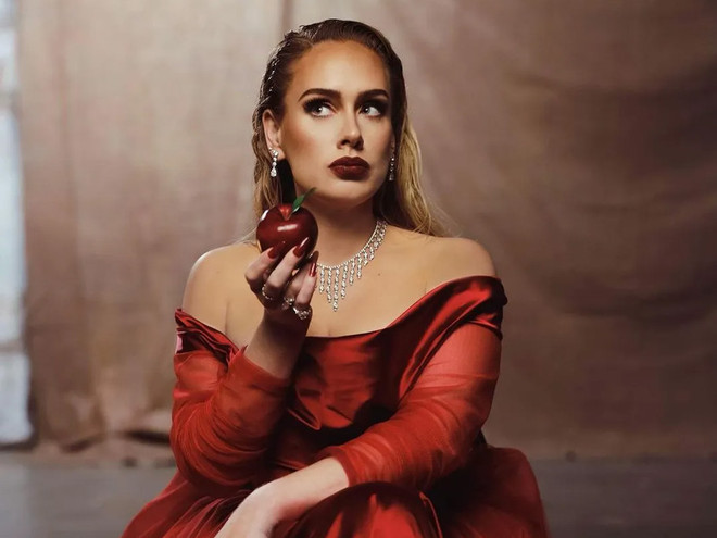 "Họa mi nước Anh" Adele và tình yêu vĩnh cửu cho sắc đen cổ điển ảnh 2