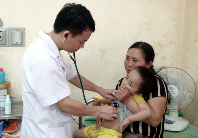 Giả danh bác sỹ lừa tiền bệnh nhân vào thăm khám để vòi tiền ảnh 1