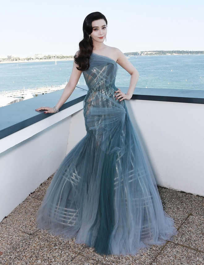 Phạm Băng Băng là ngôi sao quốc tế mặc đẹp nhất thế giới năm 2017 ảnh 4