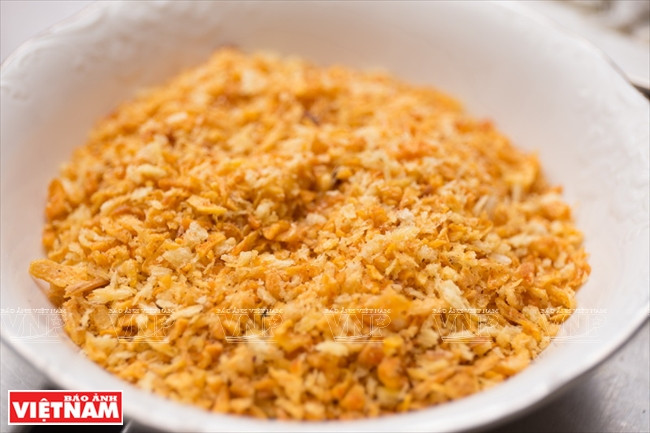 Cảm nhận vị tươi ngon của món tép chiên giòn xúc bánh đa ảnh 3