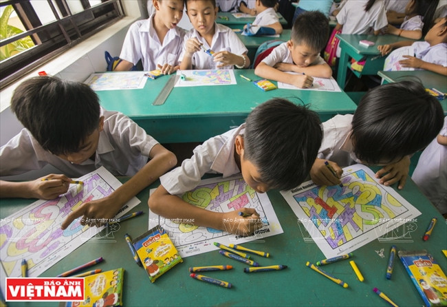 Thầy Rick dạy tiếng Anh cho trẻ em nghèo Thành phố Hồ Chí Minh ảnh 11