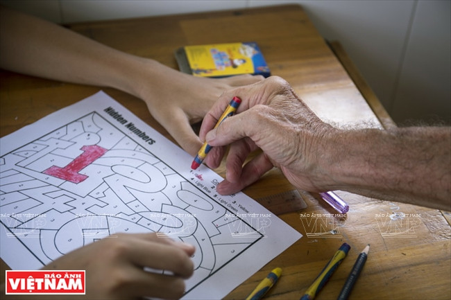 Thầy Rick dạy tiếng Anh cho trẻ em nghèo Thành phố Hồ Chí Minh ảnh 8