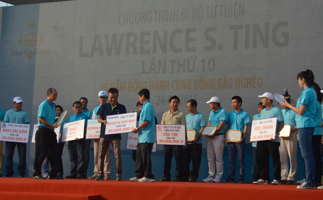 14.000 người đi bộ gây quỹ hơn 3 tỷ đồng giúp người nghèo đón Tết ảnh 2