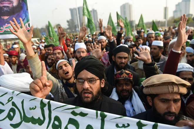 Biểu tình phản đối tạp chí Charlie Hebdo tại các nước Nam Á ảnh 1