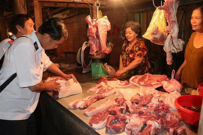 Giá thịt lợn hơi tăng mạnh sau thời gian ảnh hưởng dịch tả châu Phi ảnh 1