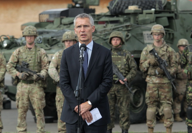 NATO ủng hộ triển khai lực lượng gìn giữ hòa bình tại Đông Ukraine ảnh 1