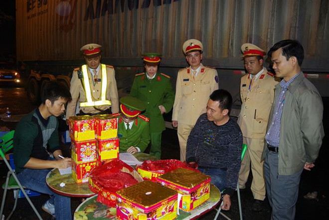 Hà Nam liên tiếp bắt giữ các vụ vận chuyển, tàng trữ pháo trái phép ảnh 1