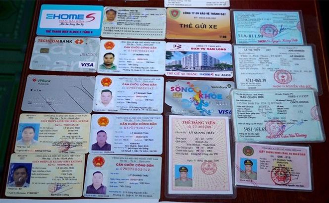 Tạm giữ đối tượng giả danh cán bộ Bộ Công an đi liên hệ công tác ảnh 2