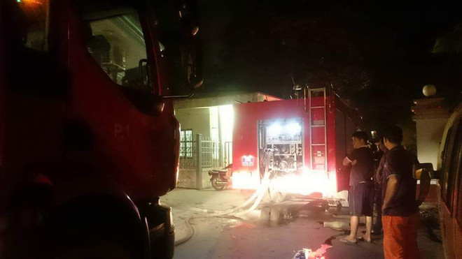 Hà Nội: Cháy nhà 5 tầng trong đêm, chủ nhà nhảy thoát thân từ tầng 3 ảnh 1