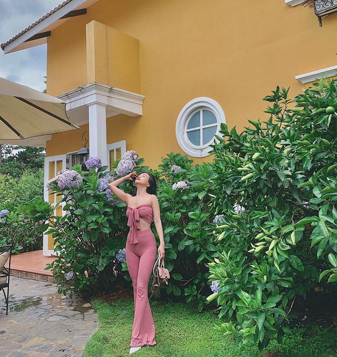 Nắng nóng đỉnh điểm, mỹ nhân Việt cùng diện đồ trắng sáng 'giải nhiệt' ảnh 18