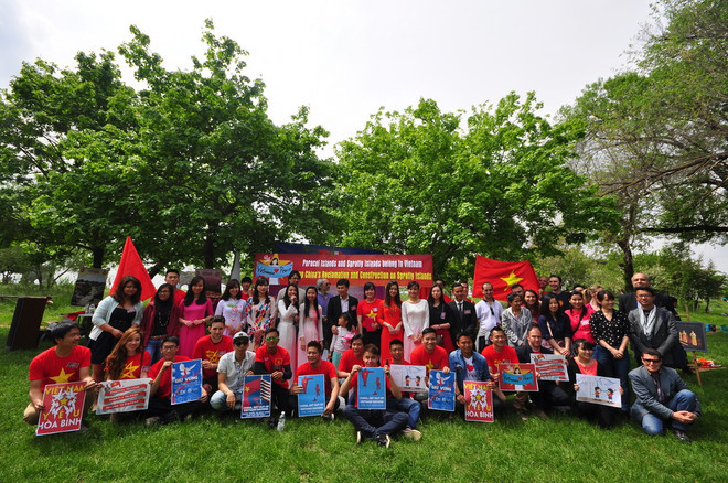 Hoạt động kỷ niệm 40 năm giải phóng đất nước tại Nga ảnh 1