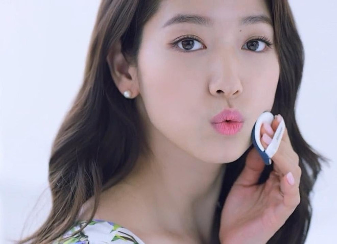 Bí quyết giữ trán sạch mụn, bất chấp nắng nóng mùa Hè ảnh 1