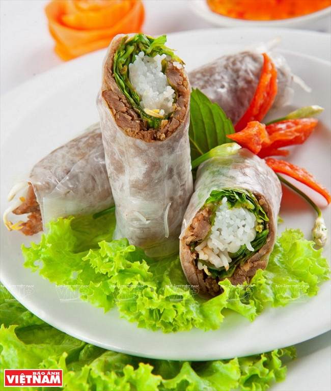 Gỏi cuốn Sài Gòn: Từ nhà hàng sang trọng đến gánh hàng rong ảnh 2