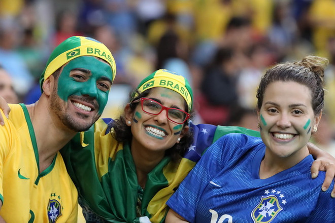 Nhiều liên đoàn bóng đá dính án phạt vì kỳ thị người đồng tính ảnh 1