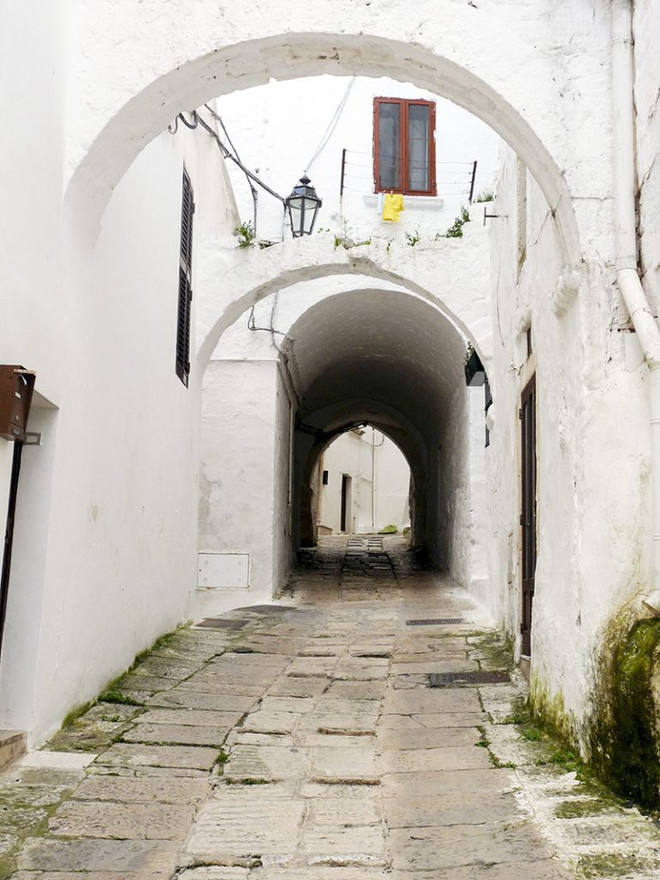 Tận hưởng biển xanh biếc, nắng vàng ươm tại "gót giày" của Italy ảnh 9