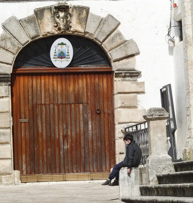 Tận hưởng biển xanh biếc, nắng vàng ươm tại "gót giày" của Italy ảnh 8