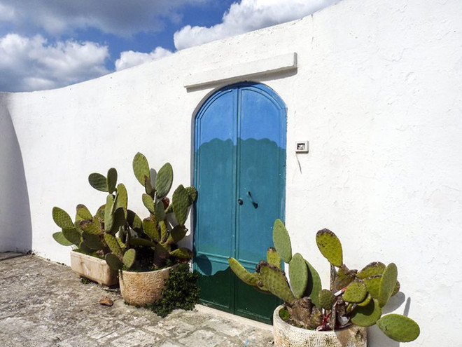 Tận hưởng biển xanh biếc, nắng vàng ươm tại "gót giày" của Italy ảnh 11