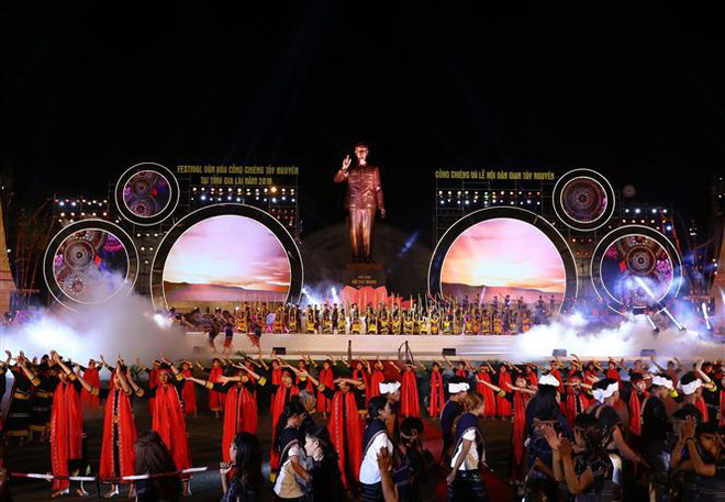 Quang cảnh lễ khai mạc Festival Văn hóa Cồng chiêng Tây Nguyên 2018. (Ảnh: Thống Nhất/TTXVN) Tây Nguyên phải là một biểu tượng phát triển du lịch Việt Nam ảnh 2