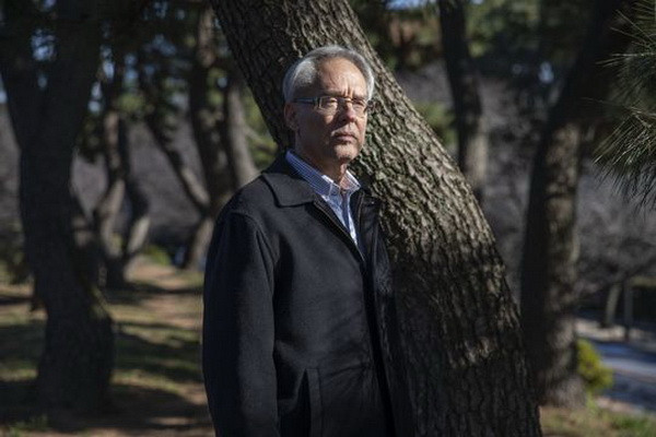 Giúp cấp trên che giấu thu nhập, trợ lý cựu Chủ tịch Nissan bị kết án ảnh 1