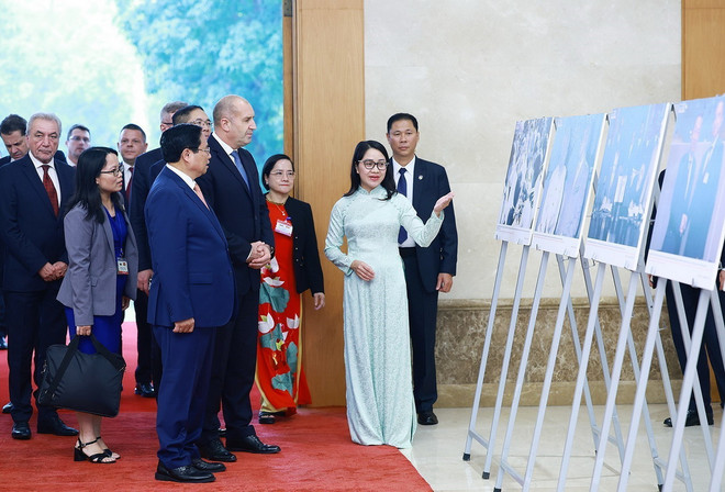 ttxvn_thu_tuong_pham_minh_chinh_hoi_kien_tong_thong_bulgaria_rumen_radev_7722437 (1).jpg