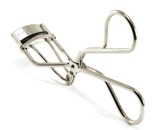 5 dụng cụ bấm mi hoàn hảo nhất cho dáng mắt châu Á ảnh 2