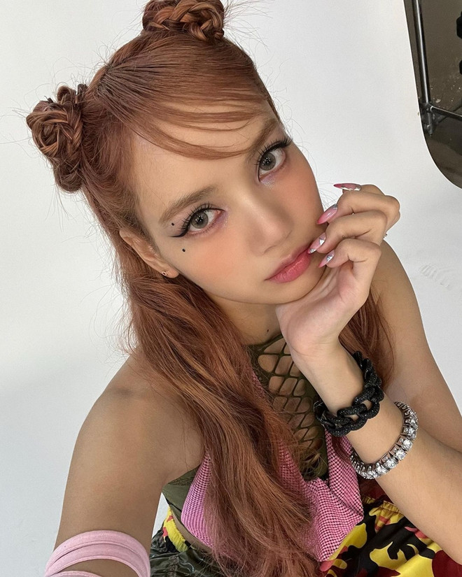 6 kiểu trang điểm để "bung lụa" hết mình cùng thần tượng BlackPink ảnh 13