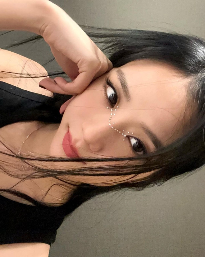 6 kiểu trang điểm để "bung lụa" hết mình cùng thần tượng BlackPink ảnh 1