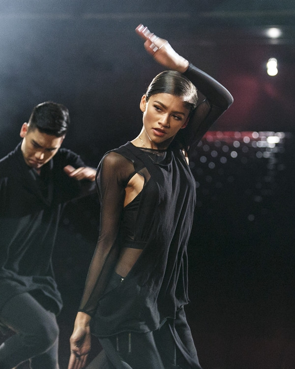 Các mỹ nhân thế giới đua nhau mặc đồ của nhà thiết kế gốc Việt ảnh 17