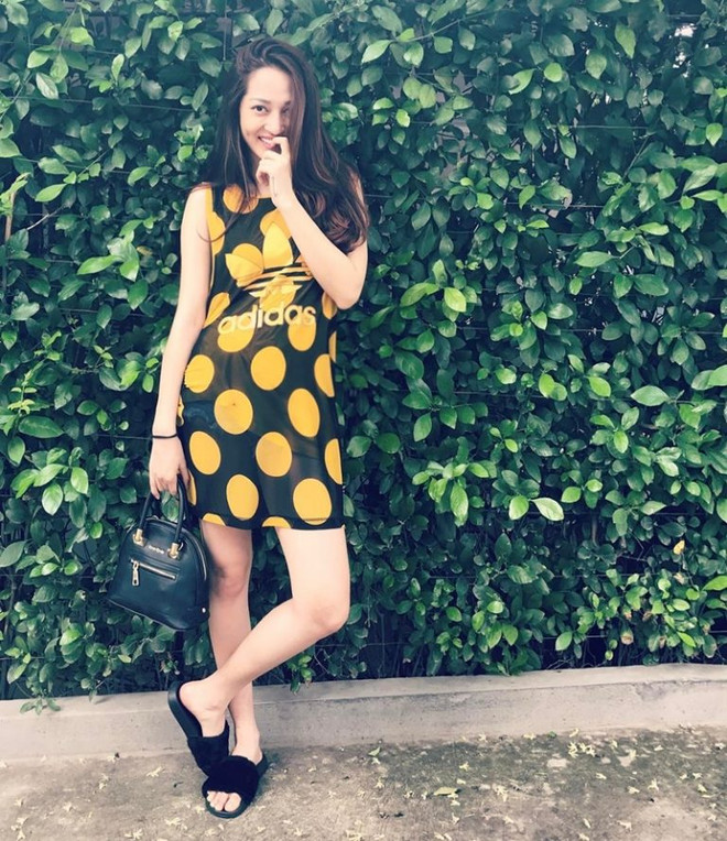 Mỹ nhân Việt lăngxê sắc trắng-đen trên sàn diễn đường phố ảnh 16