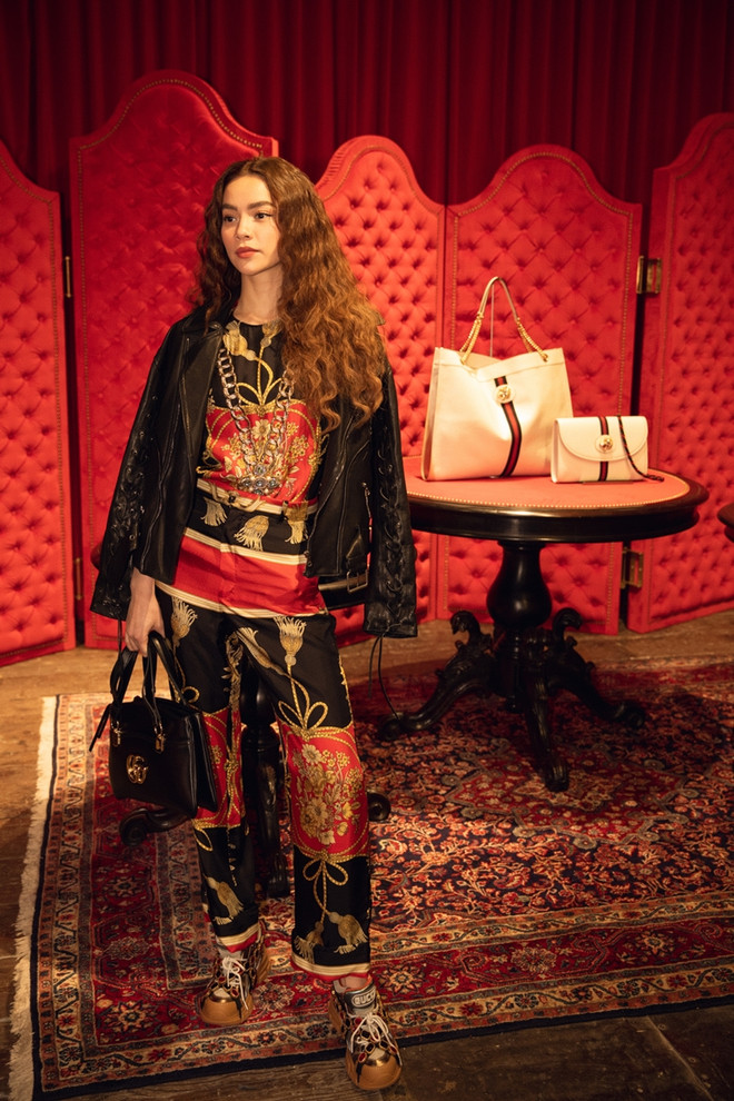 Hồ Ngọc Hà diện nguyên cây Gucci, gây ấn tượng với báo nước ngoài ảnh 1