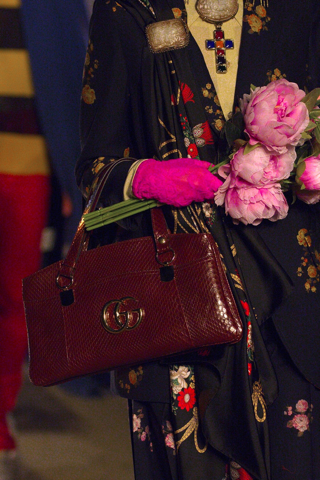 Hồ Ngọc Hà diện nguyên cây Gucci, gây ấn tượng với báo nước ngoài ảnh 15